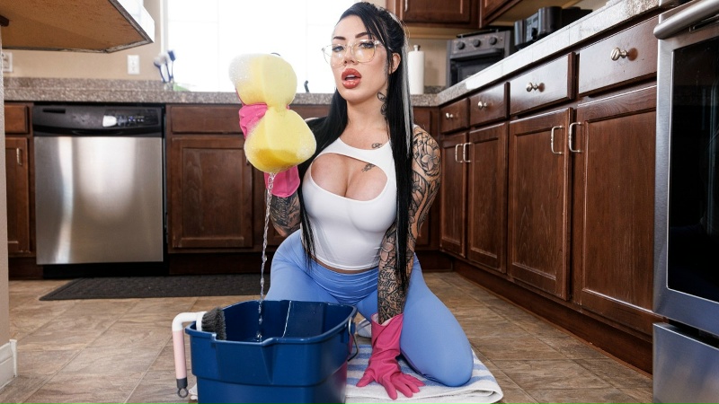 Watch Lacey Jayne – Brazzers 5 – Anal Maid on HornyHub